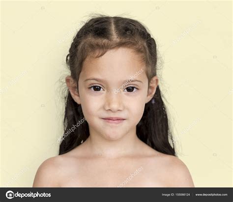 mujeres pequeas desnudas|4.920 Niña Sin Camisa Stock Photos, High